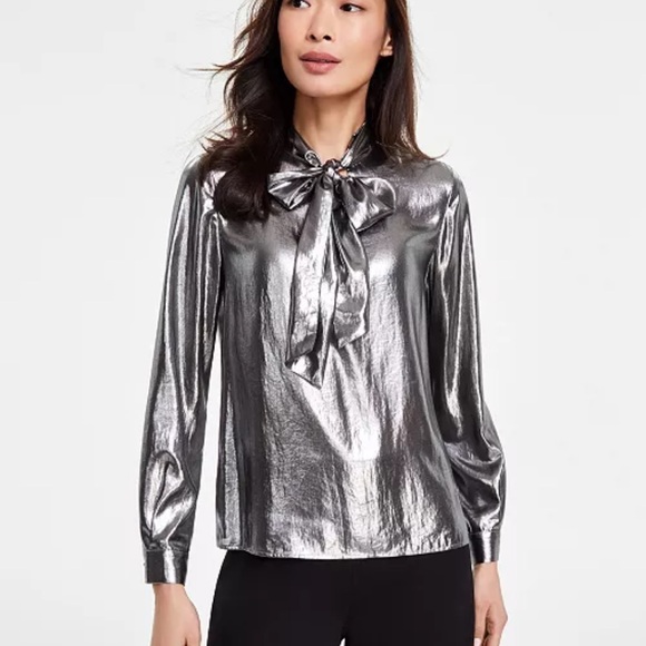 Anne Klein Tops - 🖤🩶LIKE NEW! Ann Klein Silver Gun Metal Metallic Women's Top🖤🩶